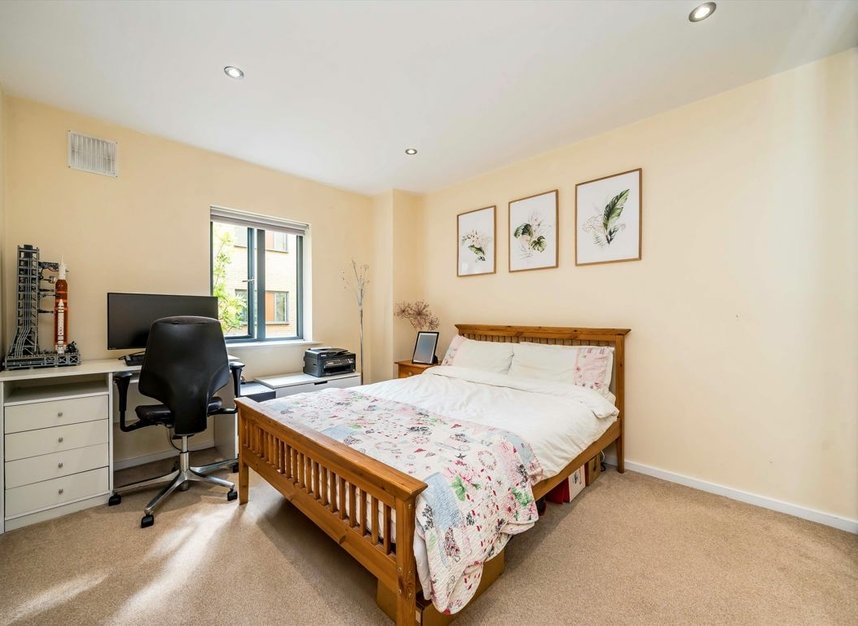 Properties for sale in Milner Road - SW19 3AB view5