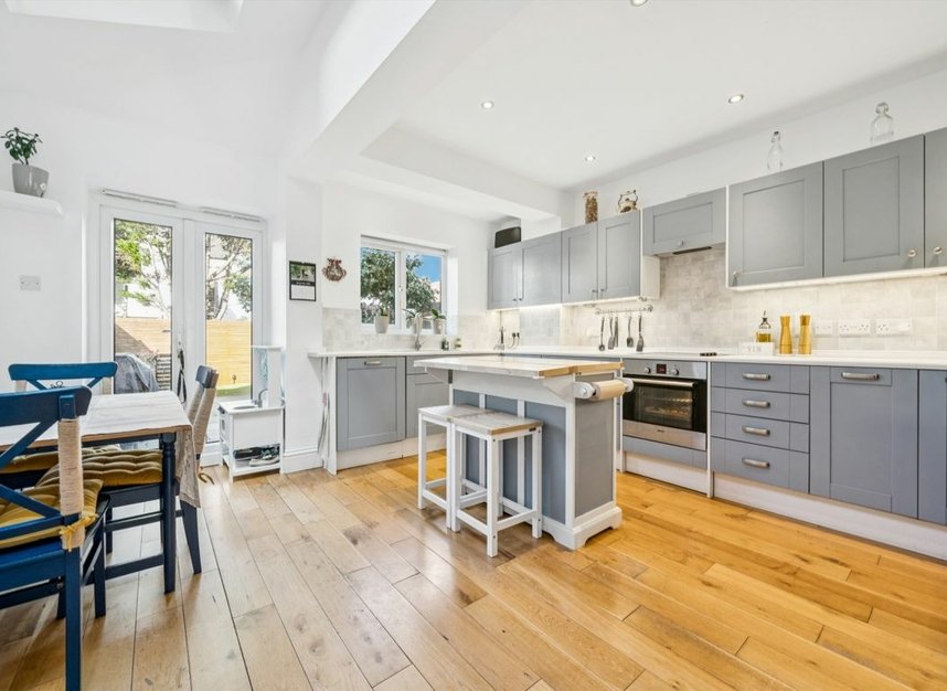 Properties sold in Milton Road - SW19 8SF view3