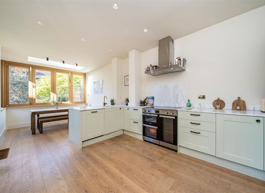 Properties for sale in Montague Avenue - SE4 1YP view10