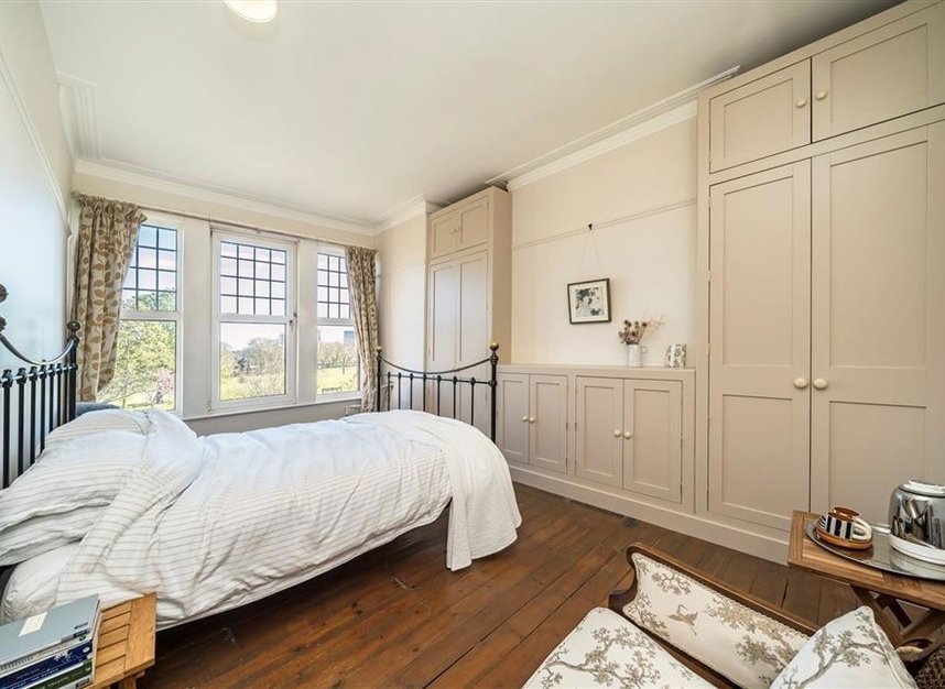 Properties for sale in Montague Avenue - SE4 1YP view5