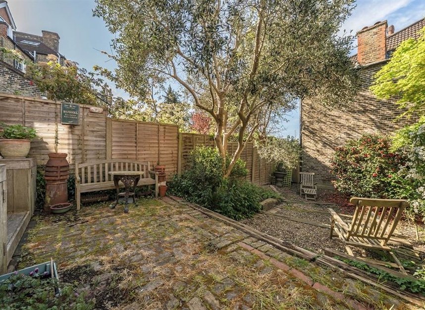 Properties for sale in Montague Avenue - SE4 1YP view3