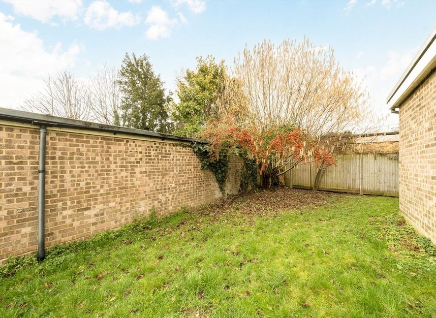Properties for sale in Montague Road - SW19 1SY view5