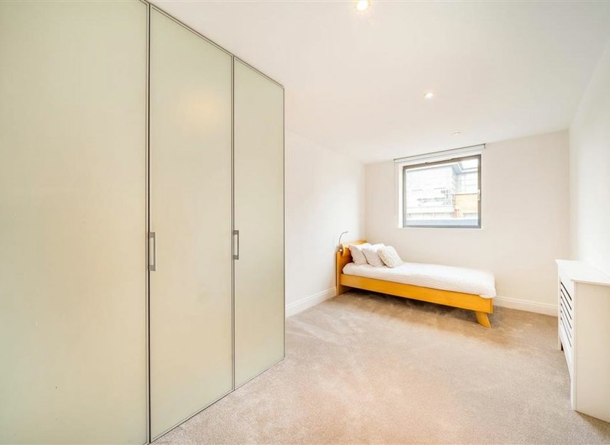 Properties for sale in Montaigne Close - SW1P 4AQ view8
