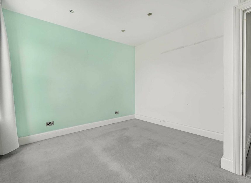 House for sale in Montgomery Road, London, W4 (Ref 214285) Dexters