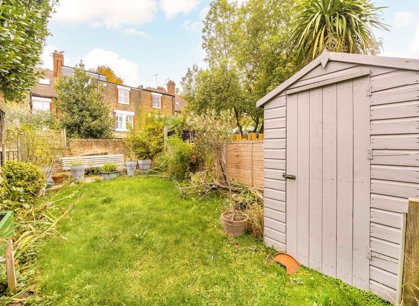 Properties for sale in Montgomery Road - W4 5LZ view5