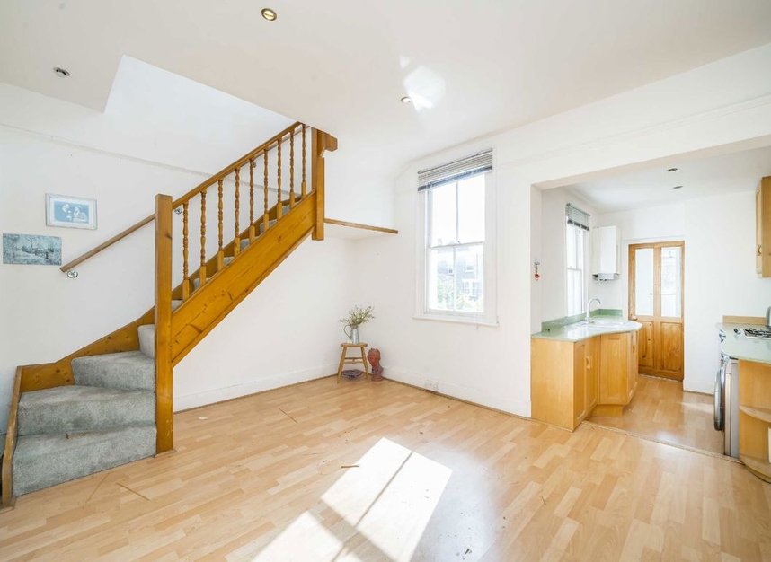 Properties for sale in Montgomery Road - W4 5LZ view2