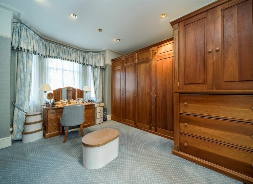 Properties for sale in Montpelier Road - W5 2QP view6