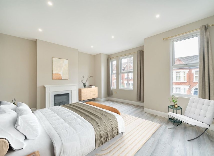 Properties for sale in Moorcroft Road - SW16 1NL view5
