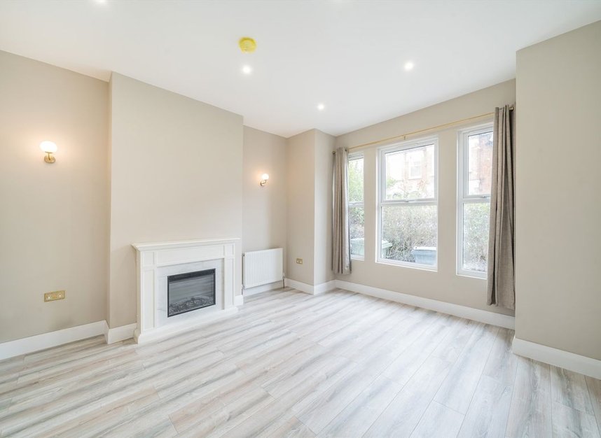 Properties for sale in Moorcroft Road - SW16 1NL view10