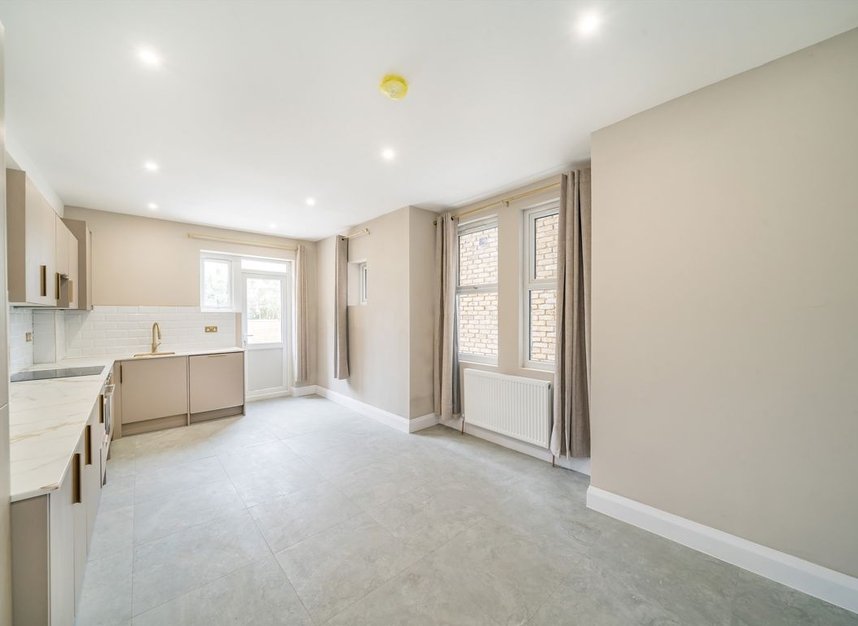 Properties for sale in Moorcroft Road - SW16 1NL view9
