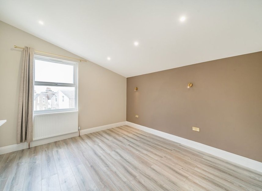 Properties for sale in Moorcroft Road - SW16 1NL view11