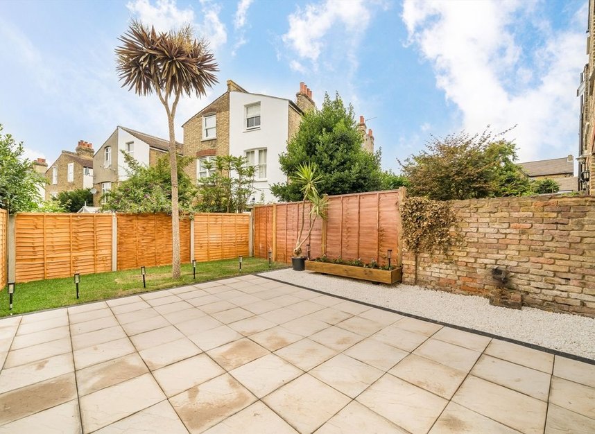 Properties for sale in Moorcroft Road - SW16 1NL view6