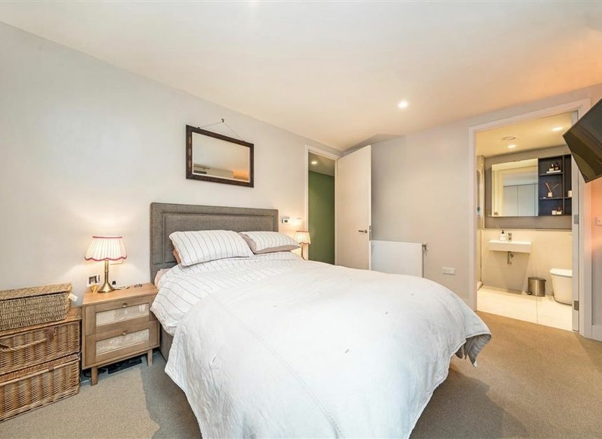 Properties for sale in Moulding Lane - SE14 6BN view7