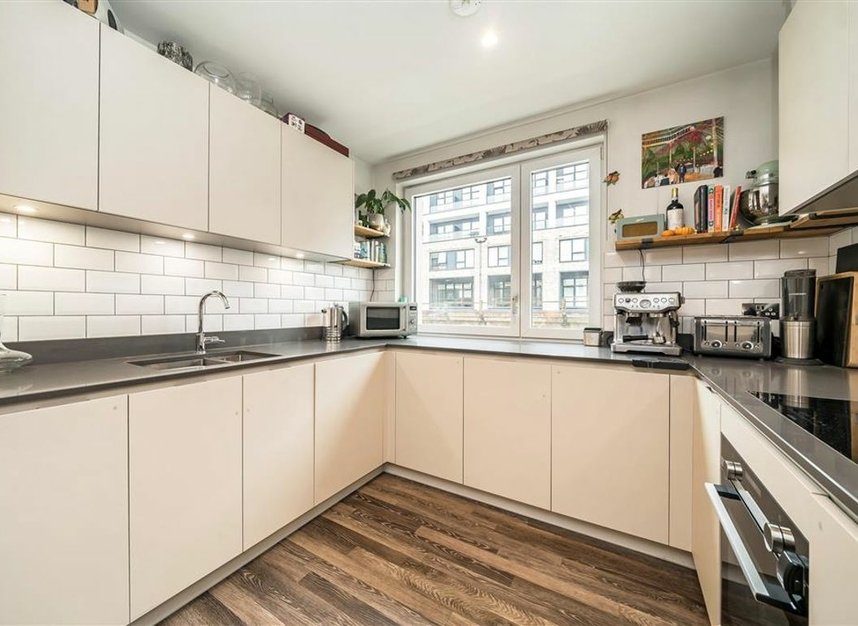 Properties for sale in Moulding Lane - SE14 6BN view6