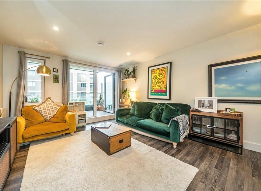 Properties for sale in Moulding Lane - SE14 6BN view2