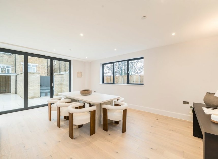 Properties for sale in Mount Ephraim Road - SW16 1LW view5