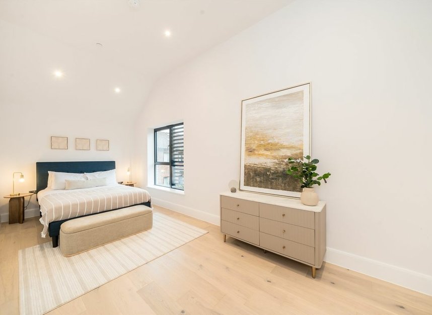 Properties for sale in Mount Ephraim Road - SW16 1LW view7