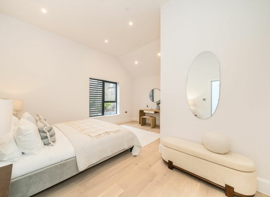 Properties for sale in Mount Ephraim Road - SW16 1LW view12