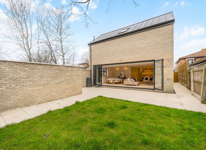 Properties for sale in Mount Ephraim Road - SW16 1LW view3