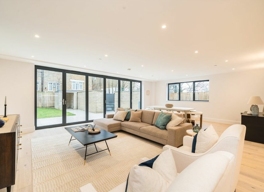 Properties for sale in Mount Ephraim Road - SW16 1LW view4