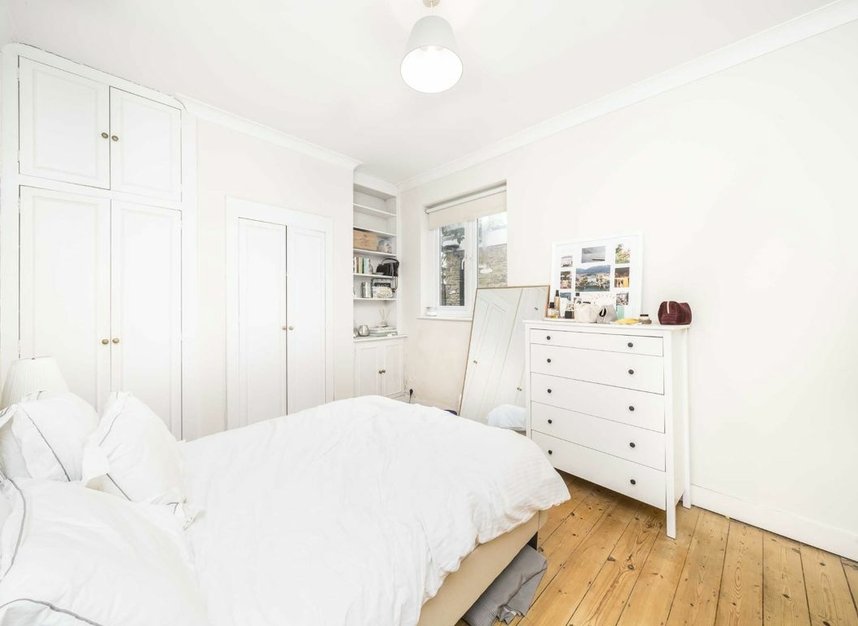 Properties for sale in Muncaster Road - SW11 6NU view5