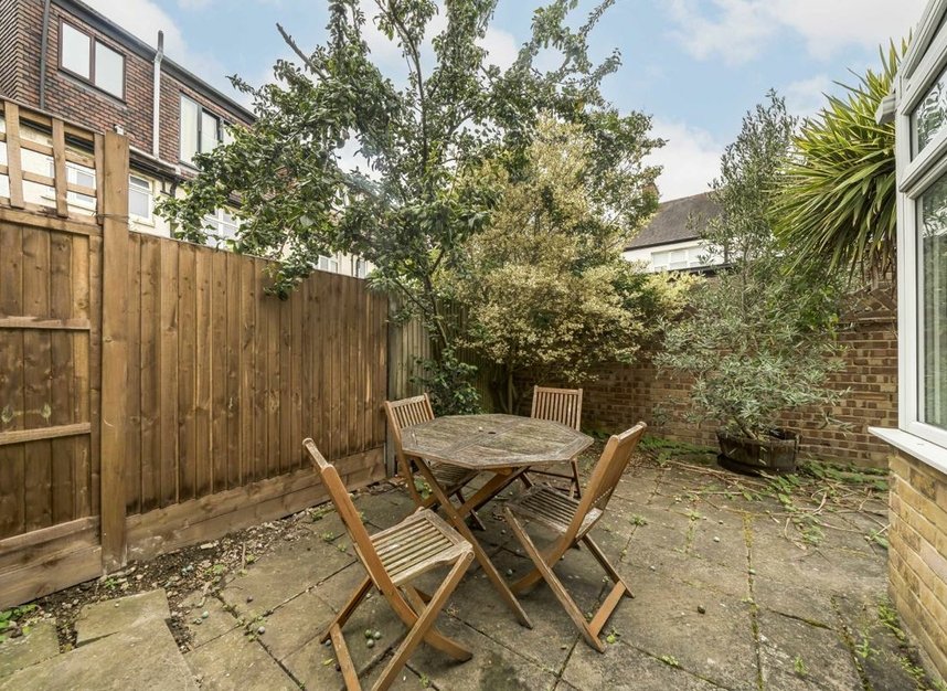 Properties for sale in Muncaster Road - SW11 6NU view7