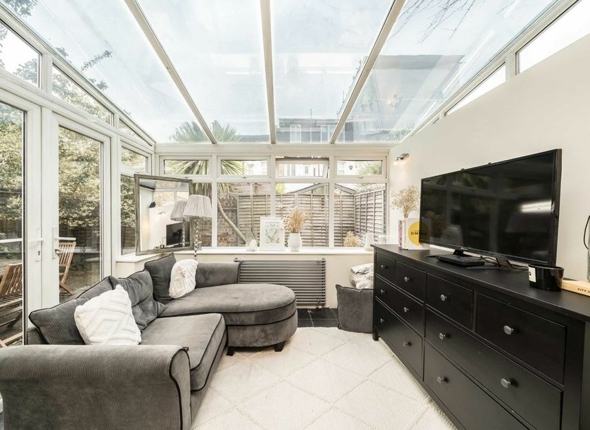 Properties for sale in Muncaster Road - SW11 6NU view3
