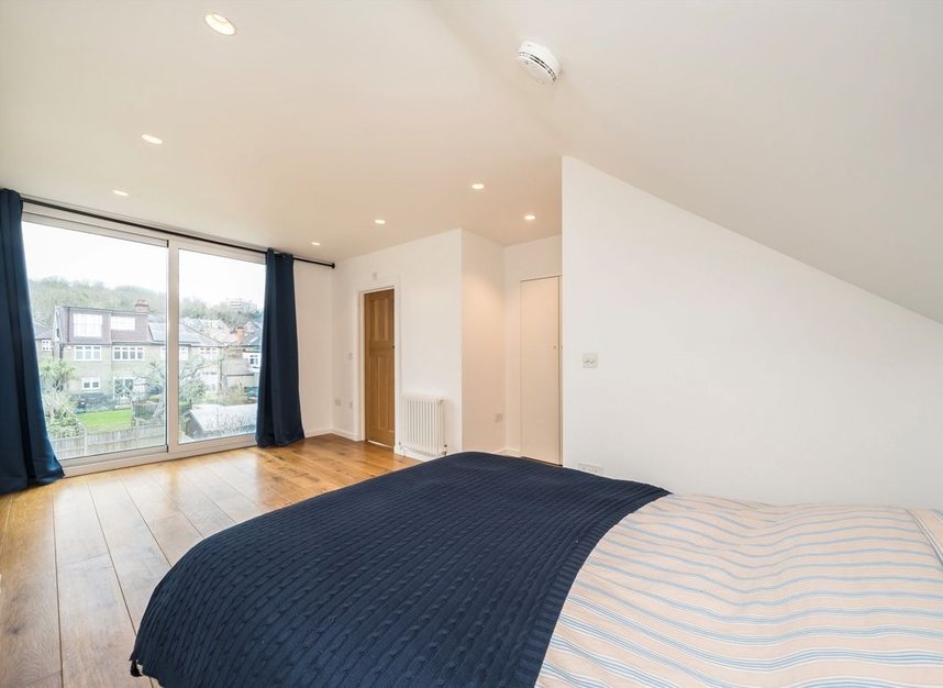 Properties for sale in Mundania Road - SE22 0NW view10