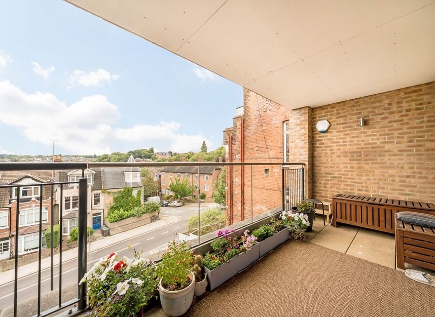 Properties for sale in Muswell Hill - N10 3TA view8