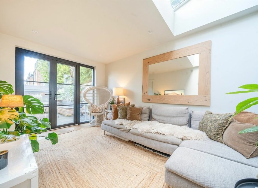 Properties for sale in Muswell Hill Road - N10 3JD view2