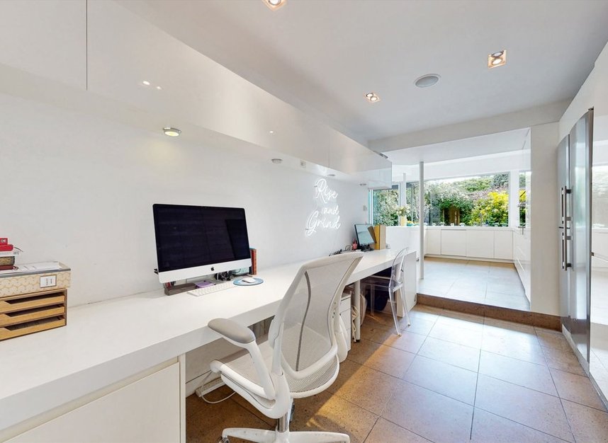 Properties for sale in Muswell Hill Road - N10 3NH view4