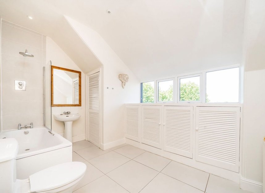 Properties for sale in Muswell Hill Road - N10 3NG view16