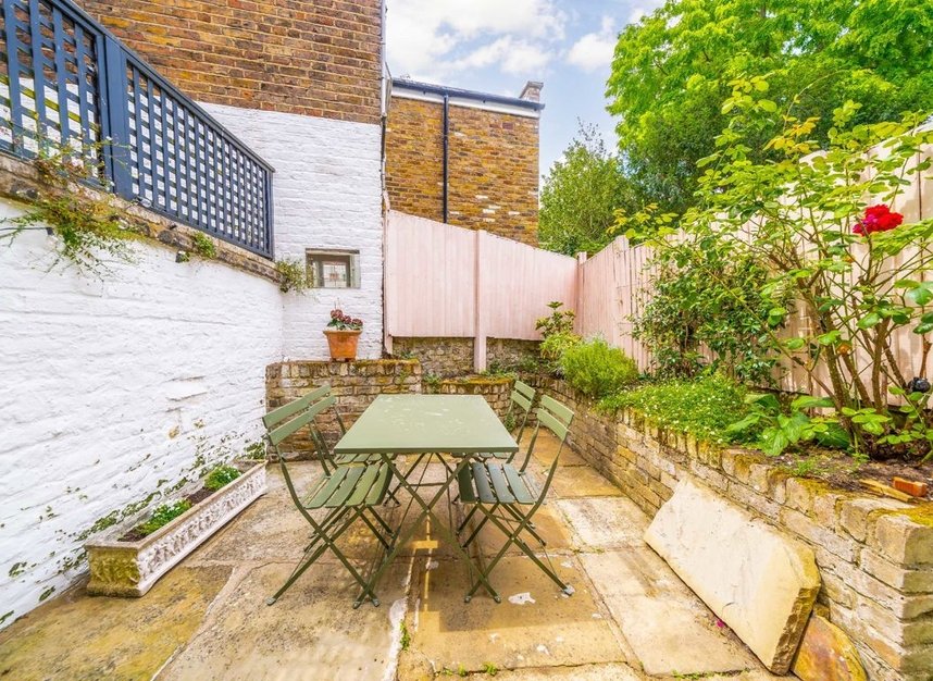 Properties for sale in Myrtle Road - W3 6DY view6