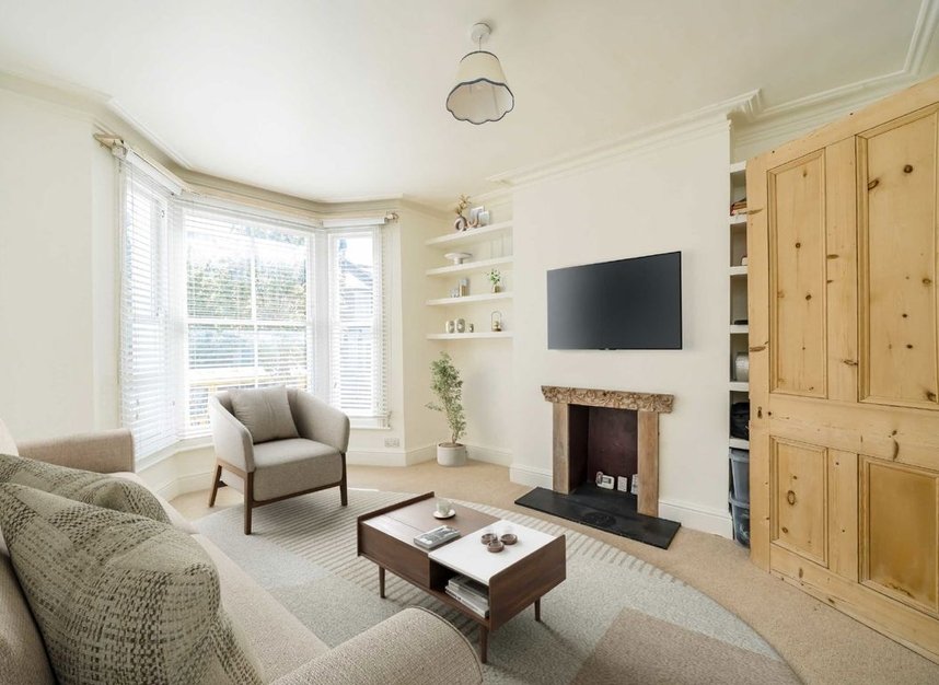 Properties for sale in Myrtle Road - W3 6DY view2
