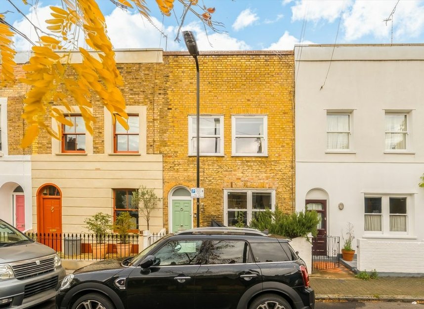 Properties for sale in Navarino Grove - E8 1AJ view1