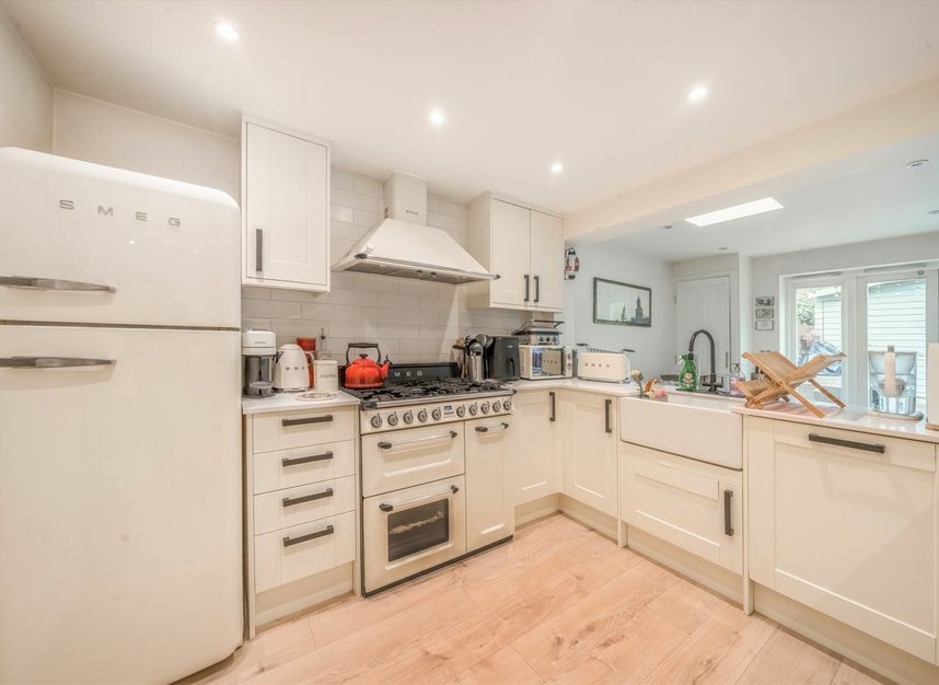 Properties for sale in Navarino Grove - E8 1AJ view5