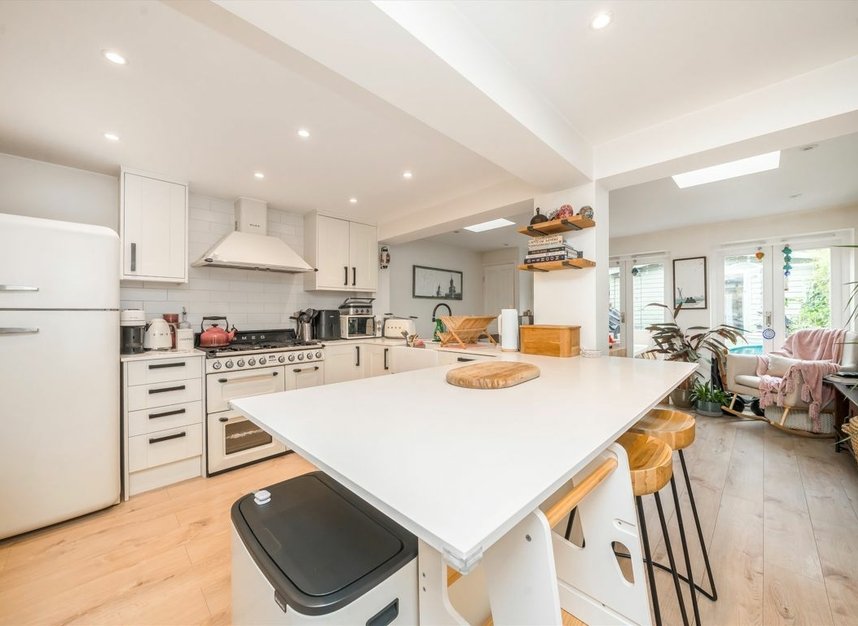 Properties for sale in Navarino Grove - E8 1AJ view6