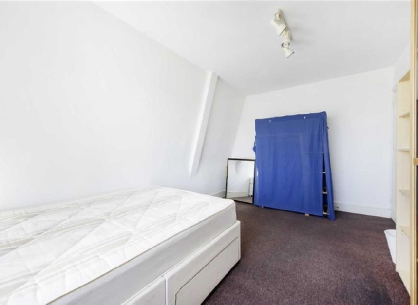 Flat for sale in Nevern Square, London, SW5 (Ref 218833) Dexters