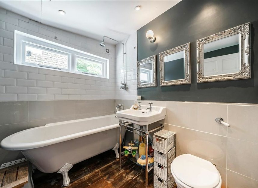 Properties for sale in New Park Road - SW2 4EN view10