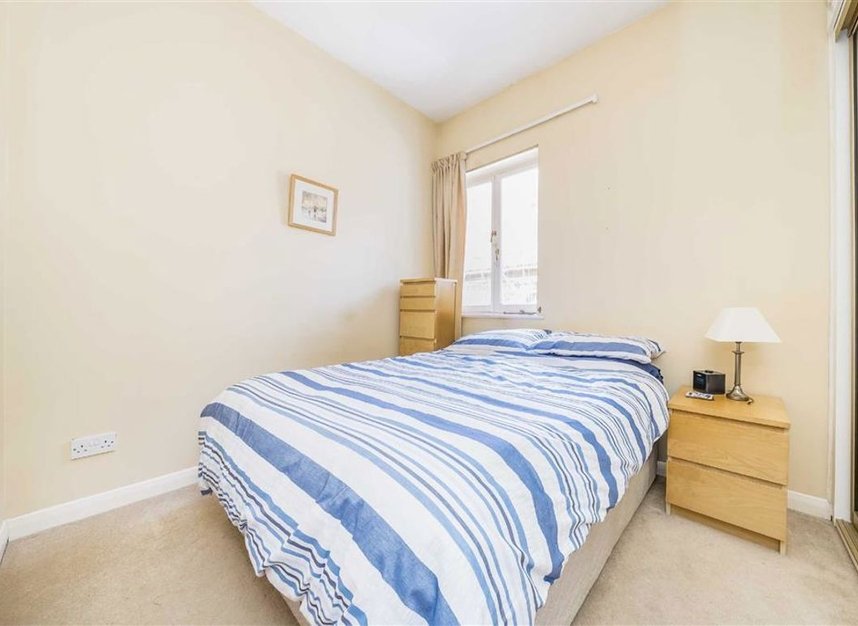 Properties for sale in Newark Street - E1 2AA view4