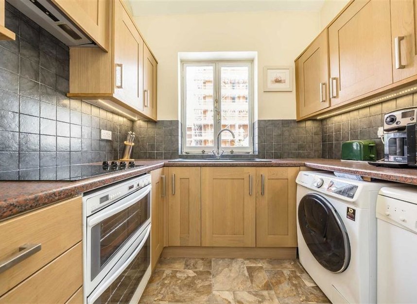 Properties for sale in Newark Street - E1 2AA view5