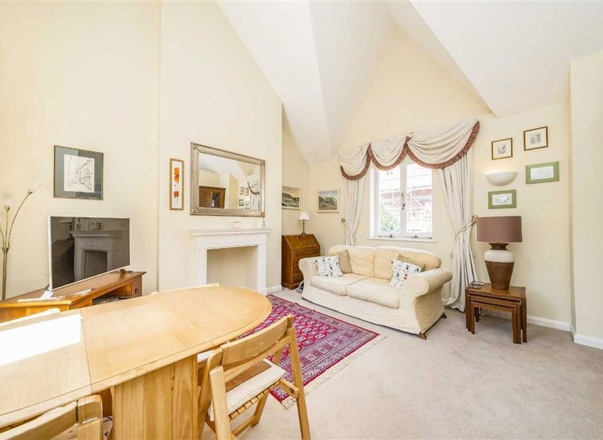 Properties for sale in Newark Street - E1 2AA view2