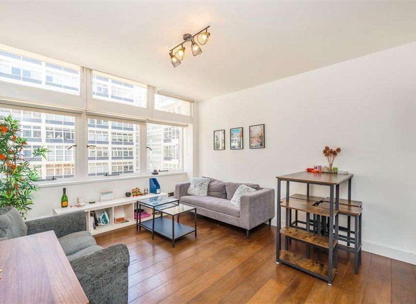 Properties for sale in Newington Causeway - SE1 6BT view1