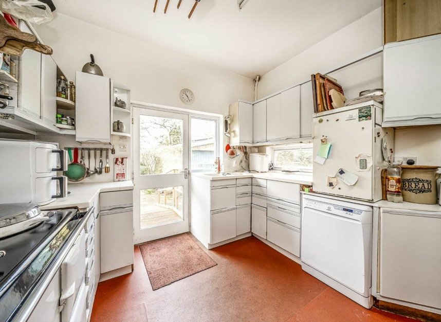 Properties sold in Nightingale Road - TW12 3HU view6
