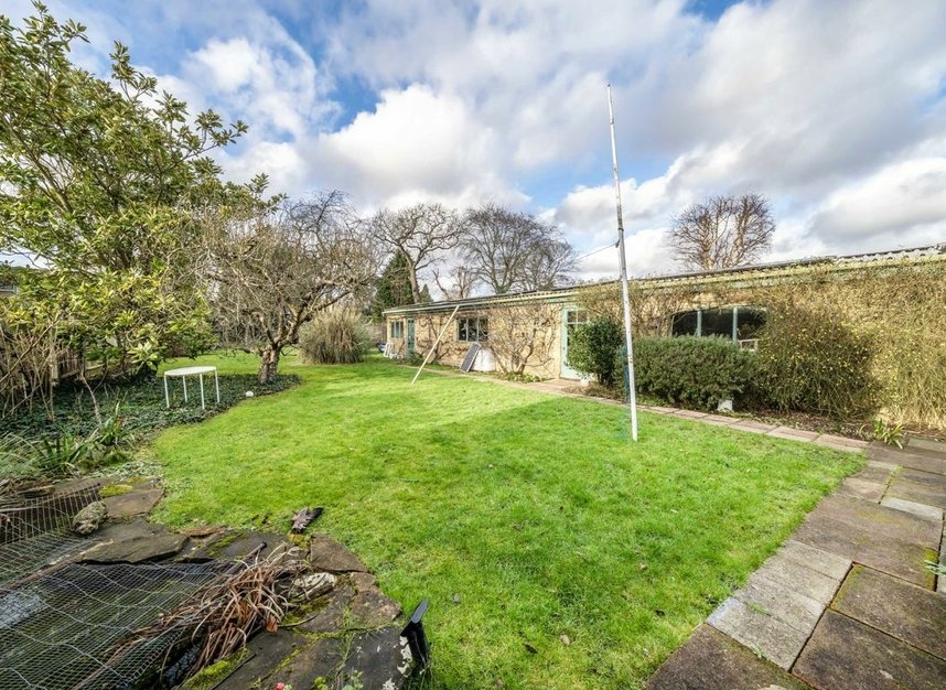 Properties sold in Nightingale Road - TW12 3HU view2