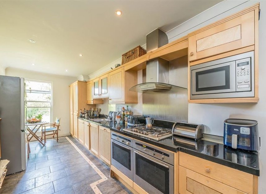 Properties for sale in Normansfield Avenue - TW11 9PX view3