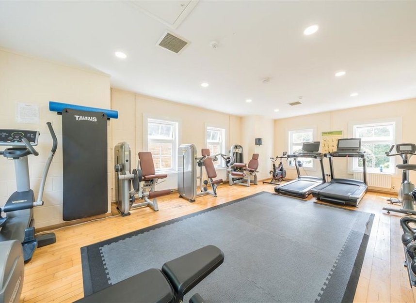 Properties for sale in Normansfield Avenue - TW11 9PX view7