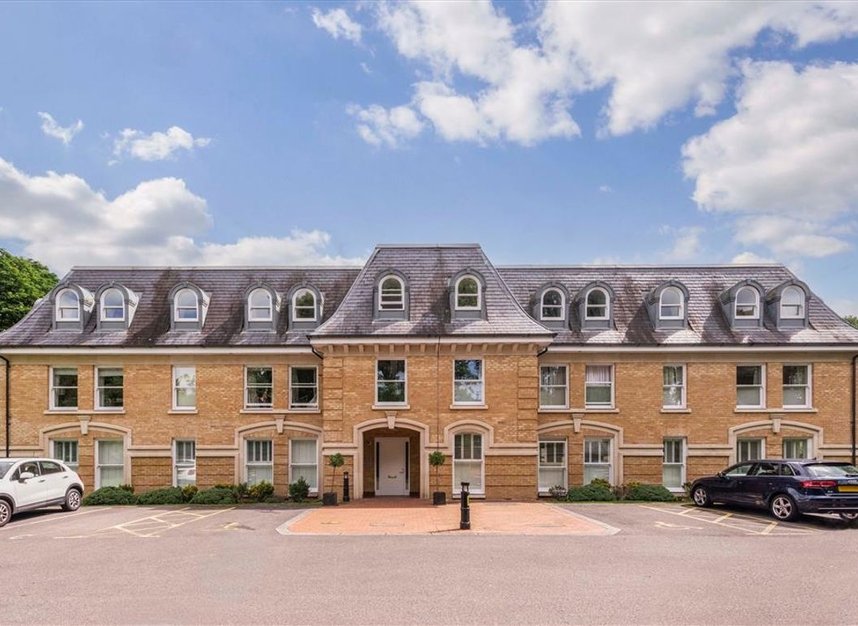 Properties for sale in Normansfield Avenue - TW11 9PX view1