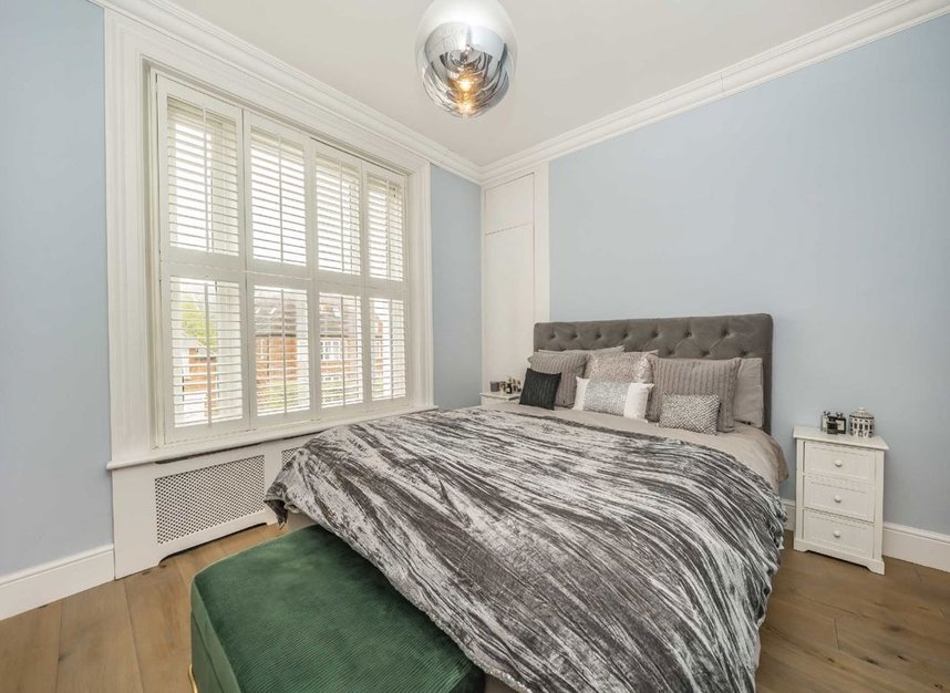 Properties for sale in North Side Wandsworth Common - SW18 2SL view4