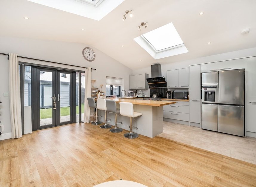 Properties for sale in Northfields Road - W3 0NW view2